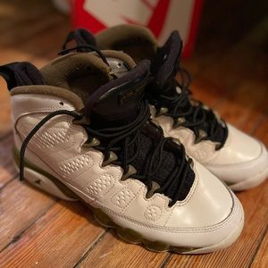 Jordan Militia Green 9’s (Statue (GS)